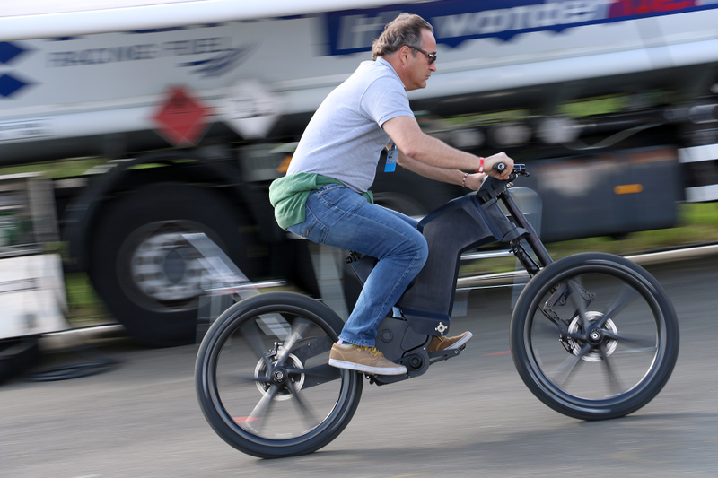 Illustration for article titled What It's Like to Ride This Incredible E-Bike at 40 Miles Per Hour